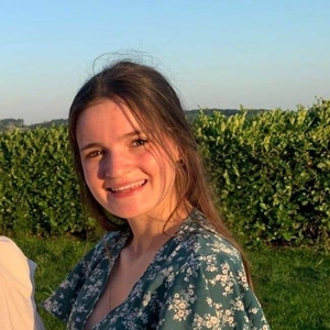 Charlotte - Prof de biologie - Namur