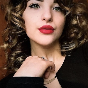 Elena - Prof de marketing - Paris