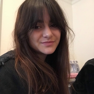 Louise - Prof de design - Paris