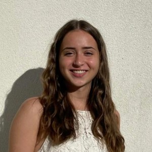 Clara - Prof de maths - Saint-Étienne