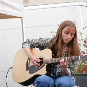 Emma - Prof de guitare - Tours