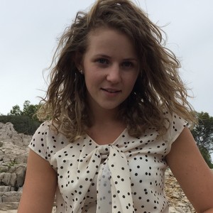 Flora - Prof de maths - Groisy