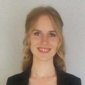 Julie - Prof d'anglais - Arveyres