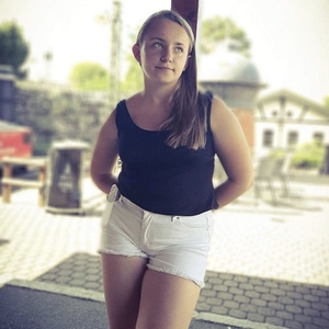 Lauryane - Prof de maths - Larringes
