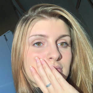 Noemie - Prof de français - Laigneville