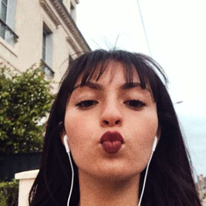 Ilyana - Prof d'histoire - Tours