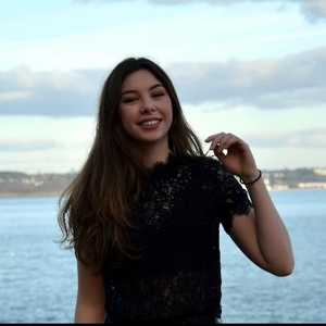 Ilona - Prof de maths - Angers