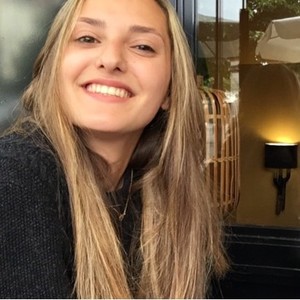 Léa - Prof de maths - Paris