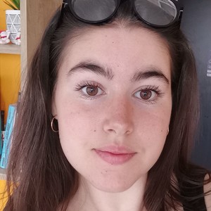 Chloé - Prof d'aide aux devoirs - Clermont-Ferrand