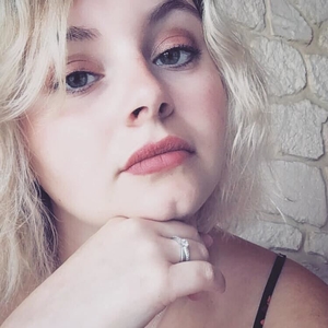 Amandine - Prof de français - Gy