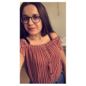 Laura - Prof d'aide aux devoirs - Laval