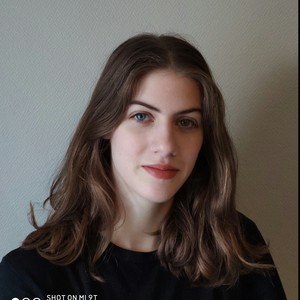 Lise - Prof de maths - Reims