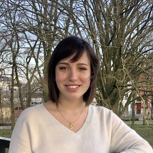 Faustine - Prof d'histoire - géo - Paris
