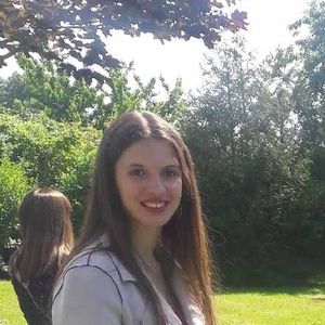 Laura - Prof d'aide aux devoirs - Nandy