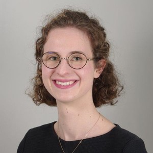 Hélène - Prof de droit - Paris