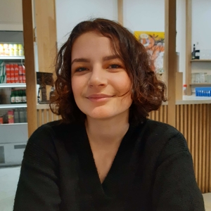 Élodie - Prof d'économie - Bordeaux