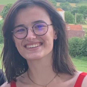 Agathe - Prof d'aide aux devoirs - Cergy