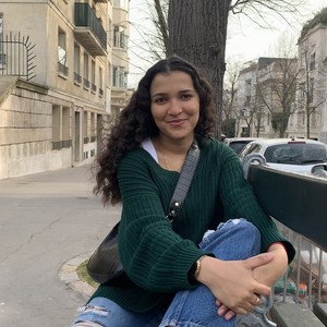 Hajra - Prof de maths - Paris