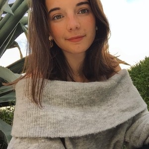 Julie - Prof de maths - Caen
