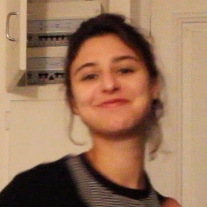 Julia - Prof d'anglais - Melle