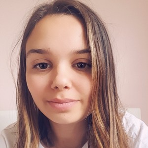 Charlotte - Prof de maths - Béziers