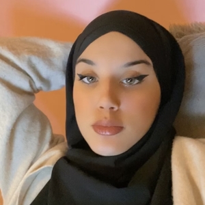 Amira - Prof d'économie - Lyon