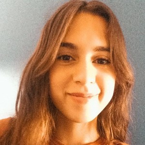 Julia - Prof d'aide aux devoirs - Paris
