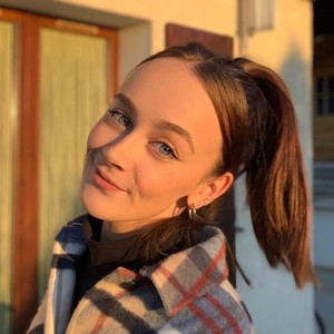 Mia - Prof de français - Viry