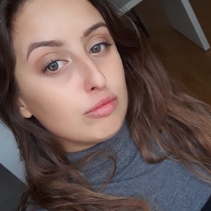 Yasmine - Prof d'initiation informatique - Mons