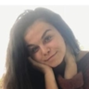 Léa - Prof d'aide aux devoirs - Saint-Pierre
