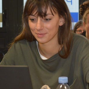 Laura - Prof de français - Laval