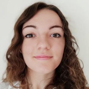 Salomé - Prof d'initiation informatique - Valenciennes