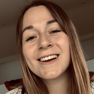 Lola - Prof de culture générale - Lille