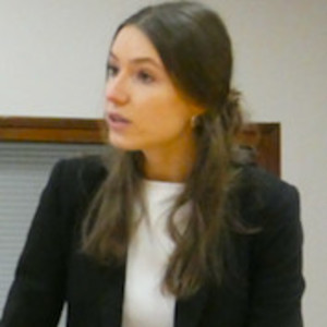 Sara - Prof d'économie - Lille