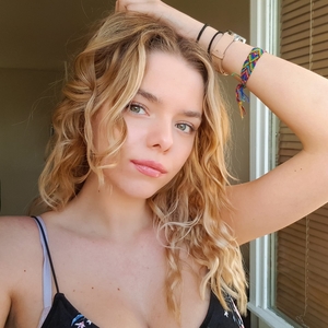 Romane - Prof d'anglais - Paris