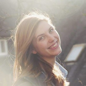 Lou - Prof de maths - Montreuil