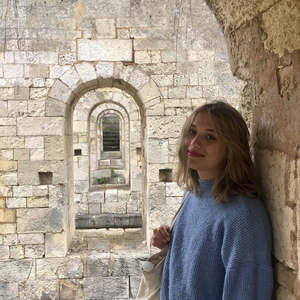 LAURA - Prof de français - Grenoble