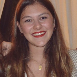 Marie - Prof d'histoire - géo - Bérus