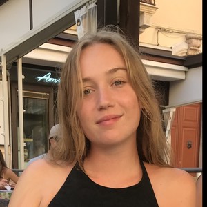 Laurène - Prof d'économie - Paris