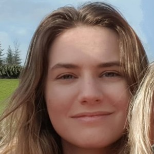 Léonie - Prof d'histoire - Paris