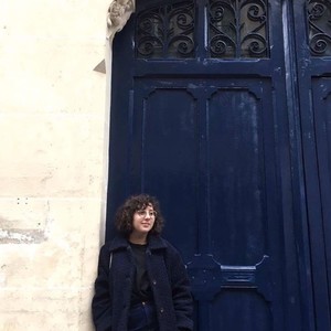 Manon - Prof d'histoire - géo - Paris