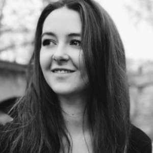 Chloé - Prof d'histoire - géo - Suresnes