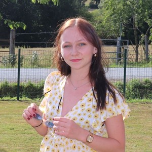 Clara - Prof de maths - Rennes