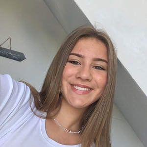 Johana - Prof d'aide aux devoirs - Combs-la-Ville