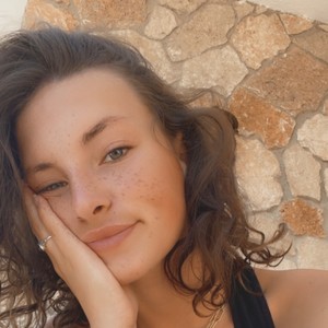 Jade - Prof de SVT - Paris