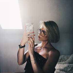 Charlotte - Prof de remise en forme - Hinges