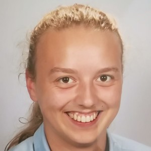Manon - Prof d'initiation informatique - Talence