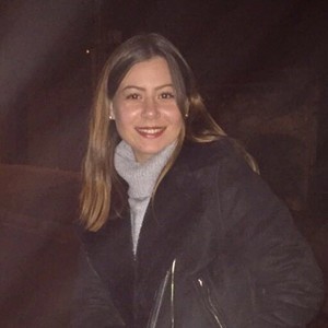 Laurena - Prof de management - Amilly