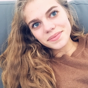 Eva - Prof de maths - Tissey