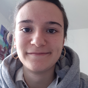 Marine - Prof d'aide aux devoirs - Issy-les-Moulineaux